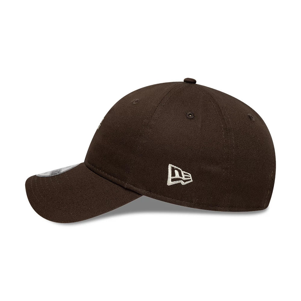 This is a  New Era Slogan Plot Twist Dark Brown 9TWENTY Adjustable Cap 4