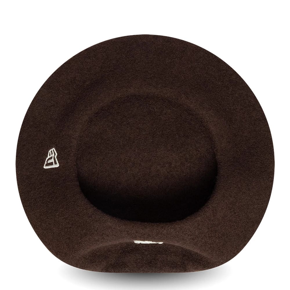 This is a New York Yankees Womens MLB Wool Dark Brown Beret 5