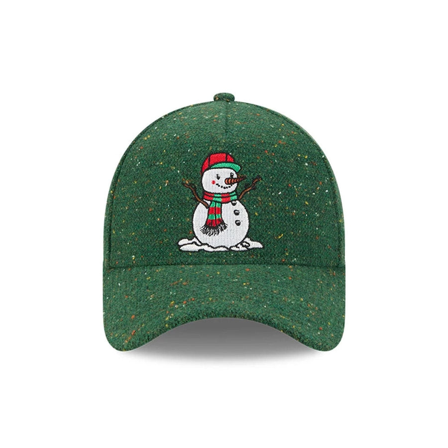 Pictured is this New Era Holiday Essentials 9FORTY A-Frame cap in dark green. 3