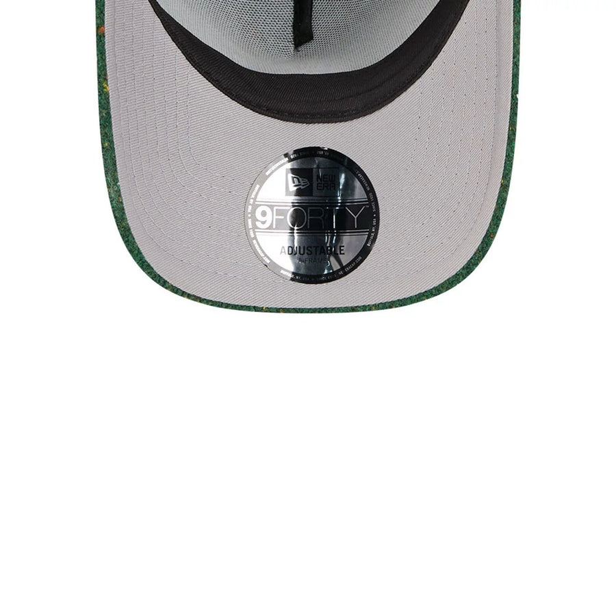 Pictured is this New Era Holiday Essentials 9FORTY A-Frame cap in dark green. 2