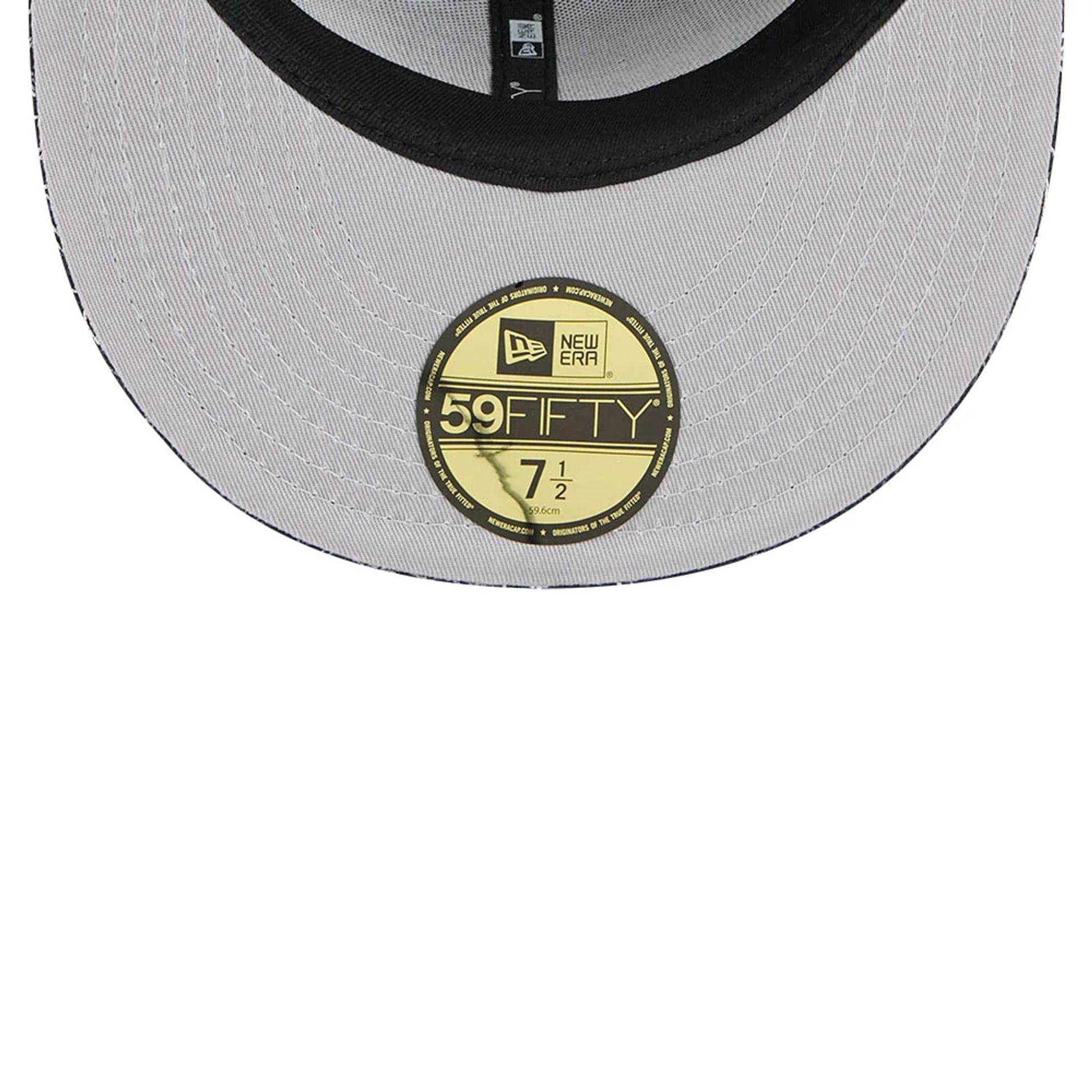 Pictured is this NFL Cap Scramble Kansas City Chiefs 59FIFTY Fitted cap in black. 2