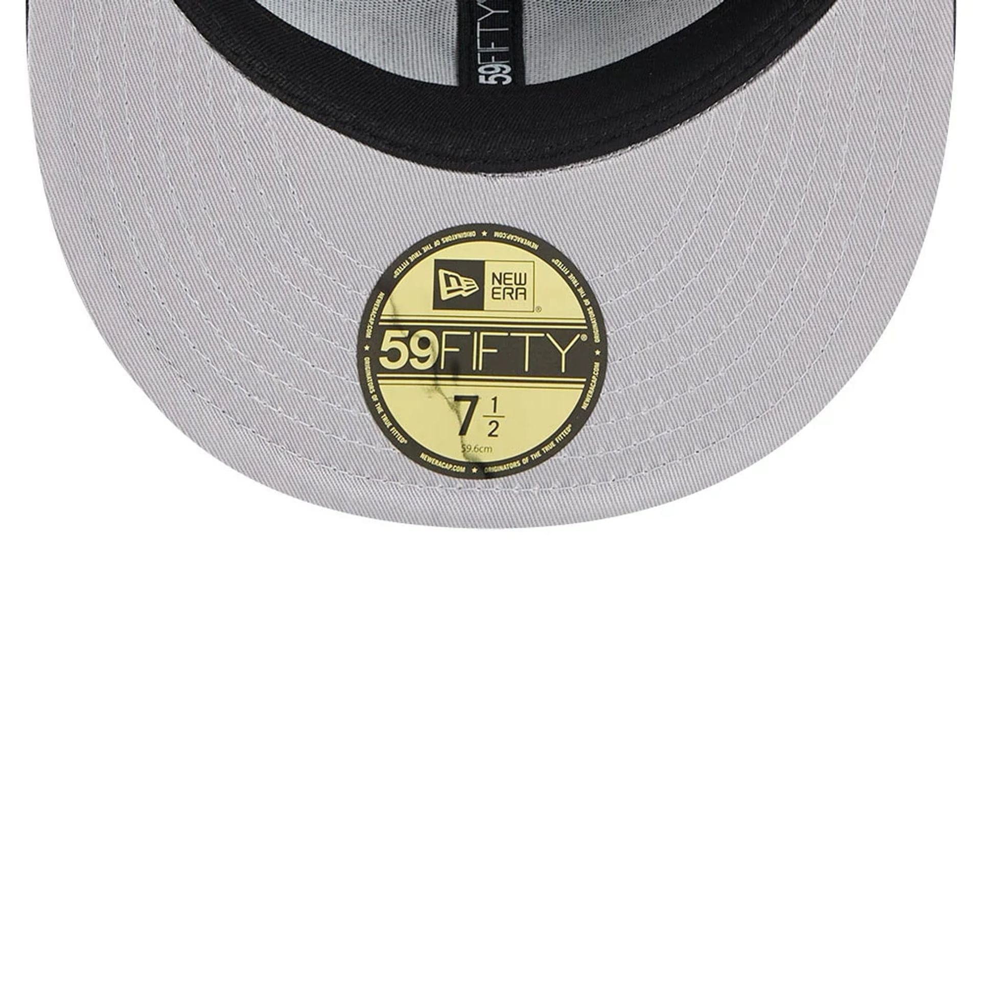 Pictured is this MLB Cap Scramble New York Yankees 59FIFTY Fitted cap in black. 2