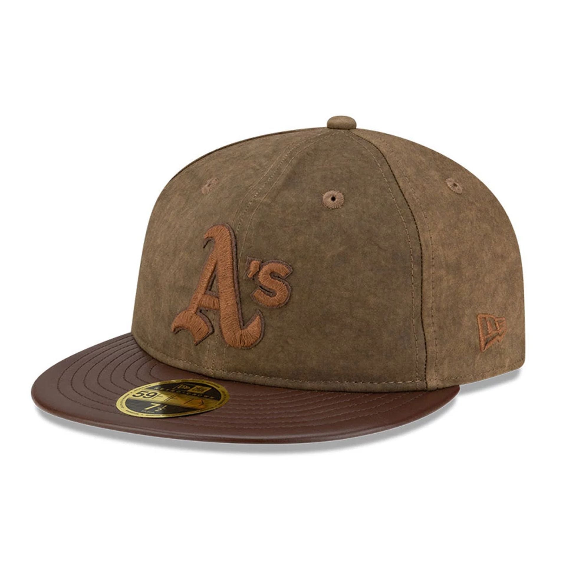 Pictured is this MLB Utility Linen Oakland Athletics Retro Crown 59FIFTY Fitted cap in open brown. 4