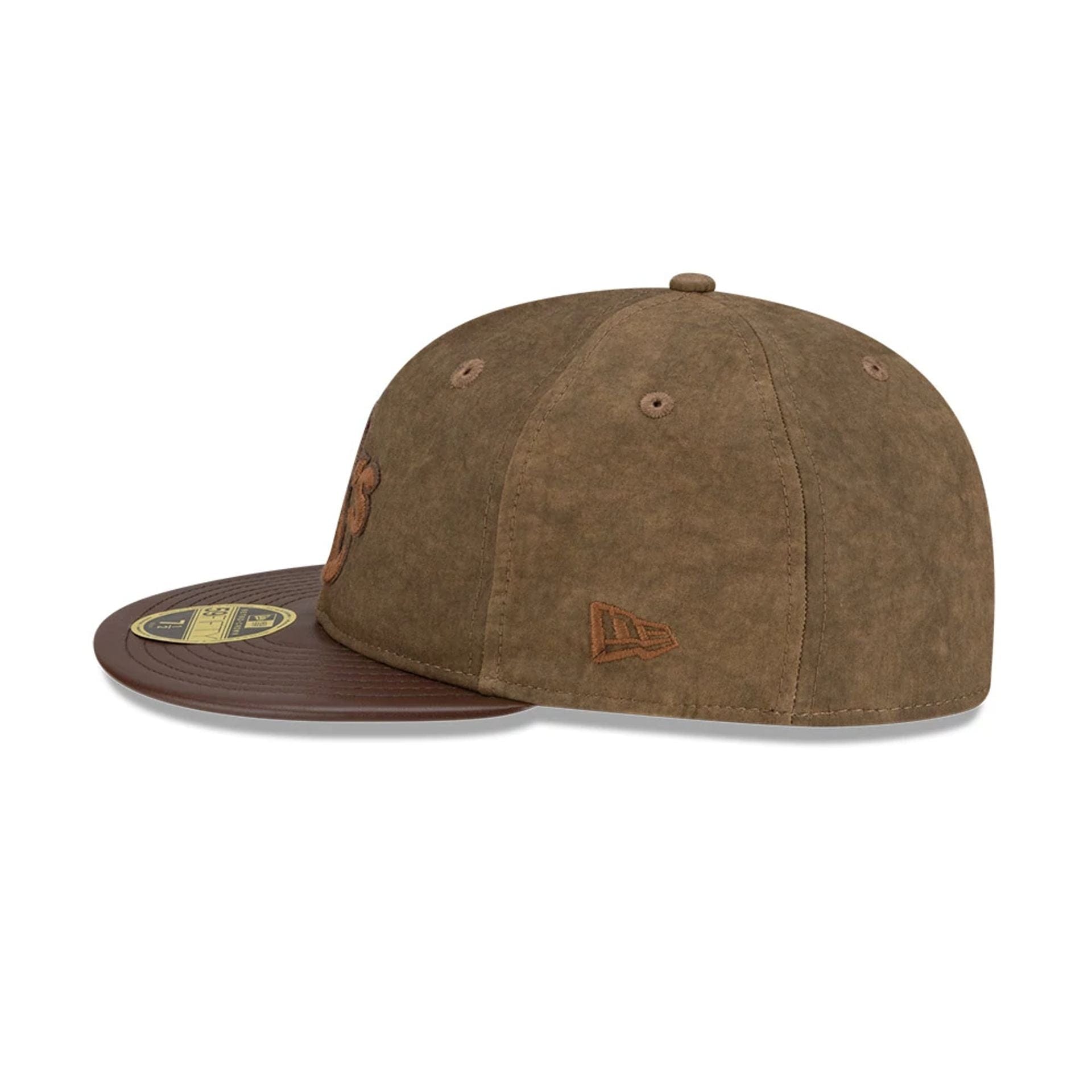 Pictured is this MLB Utility Linen Oakland Athletics Retro Crown 59FIFTY Fitted cap in open brown. 6
