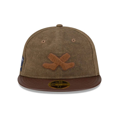 Pictured is this MLB Utility Linen Chicago White Sox Retro Crown 59FIFTY Fitted cap in open brown. 3