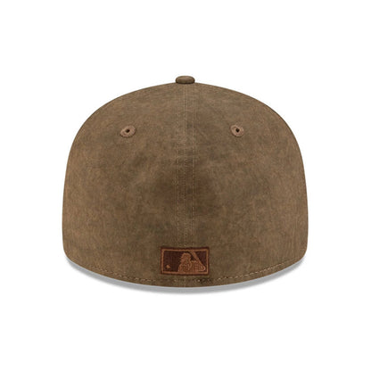 Pictured is this MLB Utility Linen Houston Astros Retro Crown 59FIFTY Fitted cap in open brown. 7