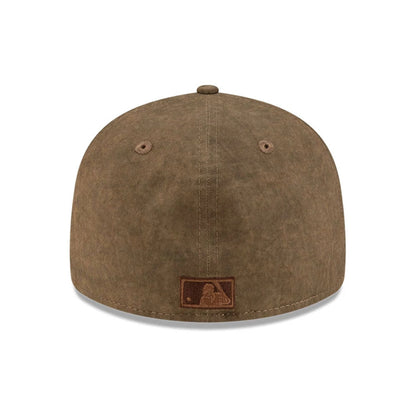 Pictured is this MLB Utility Linen Houston Astros Retro Crown 59FIFTY Fitted cap in open brown. 7