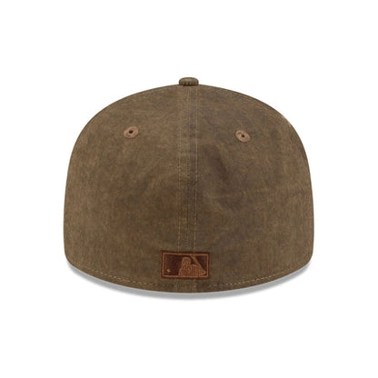 Pictured is this MLB Utility Linen Brooklyn Dodgers Retro Crown 59FIFTY Fitted cap in open brown. 7