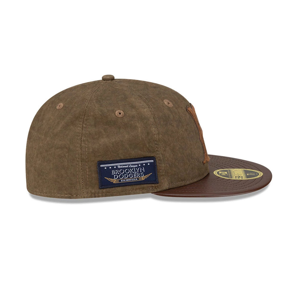 Pictured is this MLB Utility Linen Brooklyn Dodgers Retro Crown 59FIFTY Fitted cap in open brown. 5