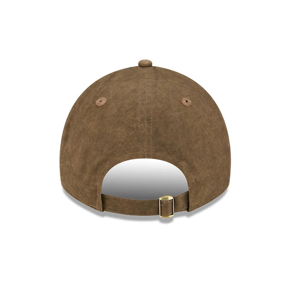 Pictured is this MLB Utility Linen Chicago White Sox 9TWENTY A-Frame cap in open brown. 6