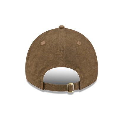 Pictured is this MLB Utility Linen Chicago White Sox 9TWENTY A-Frame cap in open brown. 6