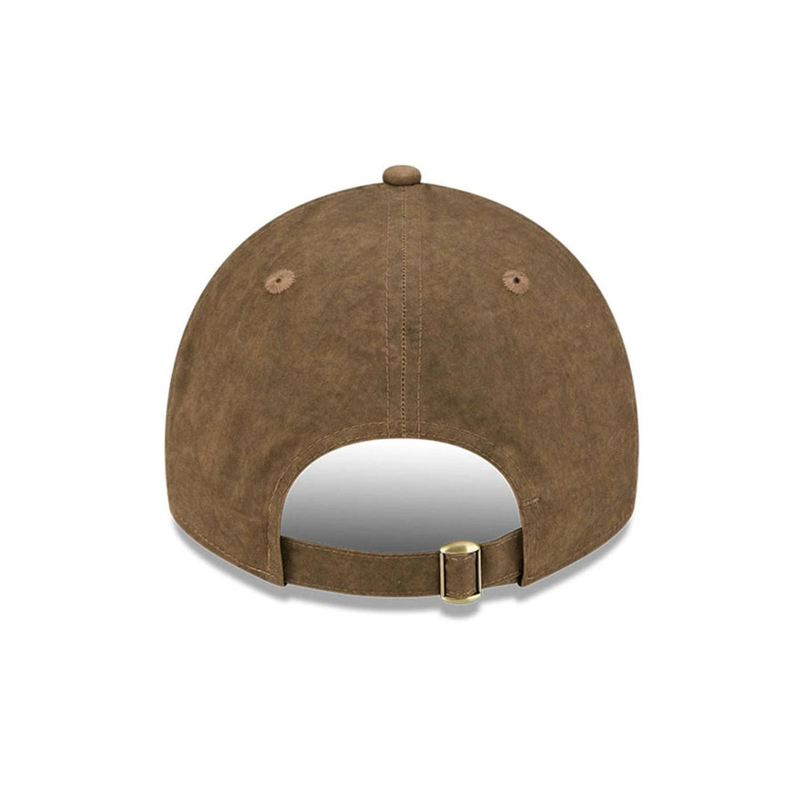 Pictured is this MLB Utility Linen Atlanta Braves 9TWENTY A-Frame cap in open brown. 6