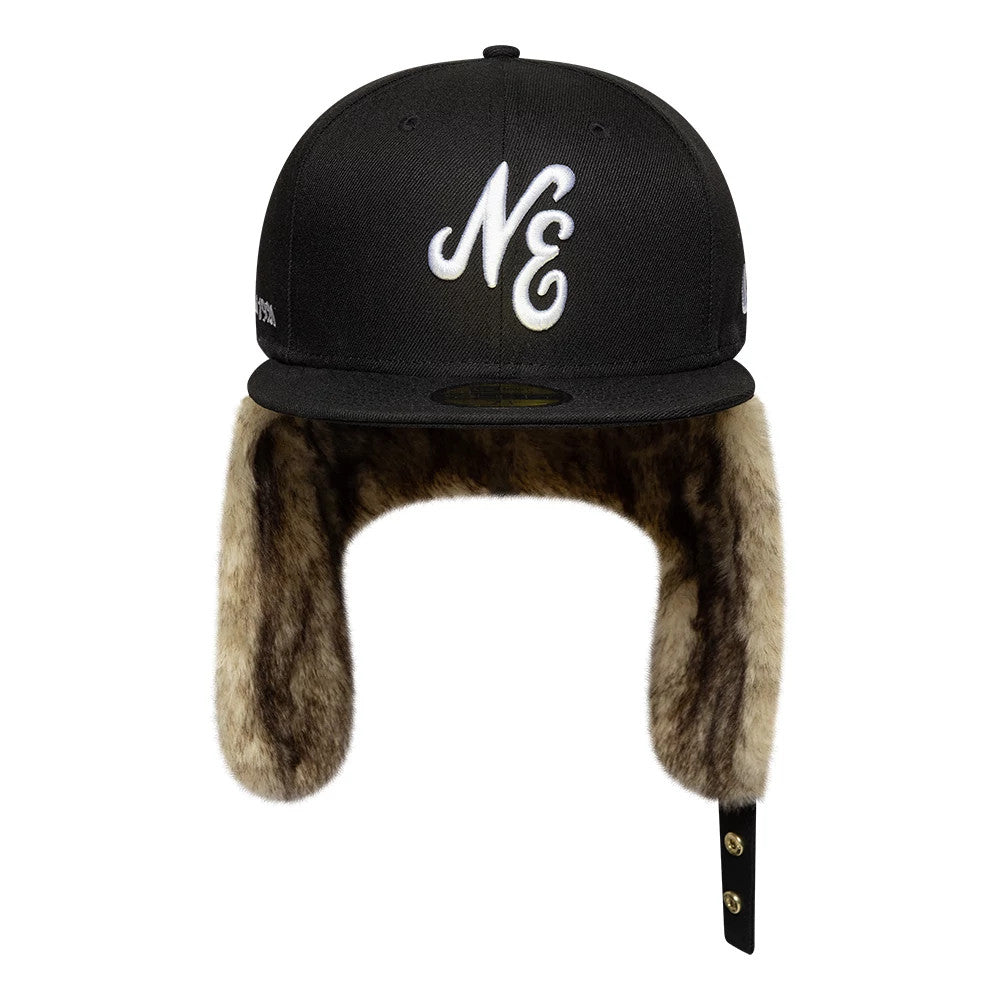 Pictured is this New Era Dogear 59FIFTY Fitted cap in black. 8