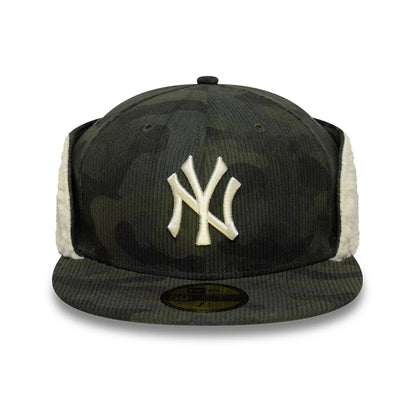 Pictured is this MLB Cord New York Yankees Downflap 59FIFTY Fitted cap in green. 3
