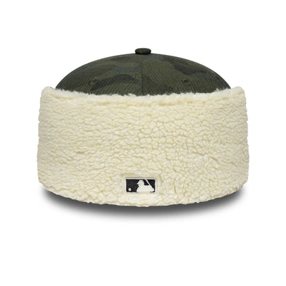 Pictured is this MLB Cord New York Yankees Downflap 59FIFTY Fitted cap in green. 7