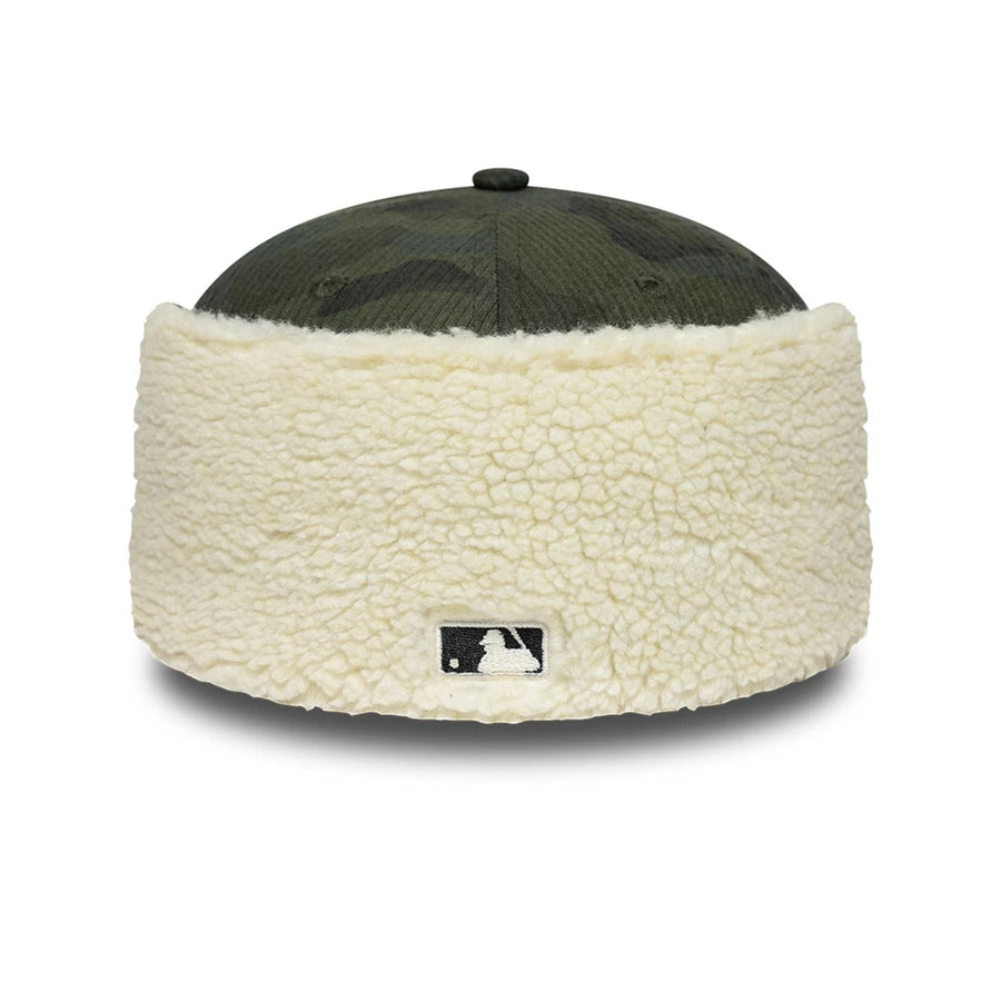 Pictured is this MLB Cord New York Yankees Downflap 59FIFTY Fitted cap in green. 7