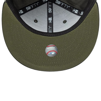 Pictured is this MLB Cord New York Yankees Downflap 59FIFTY Fitted cap in green. 9