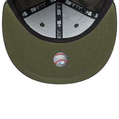 Pictured is this MLB Cord New York Yankees Downflap 59FIFTY Fitted cap in green. 9