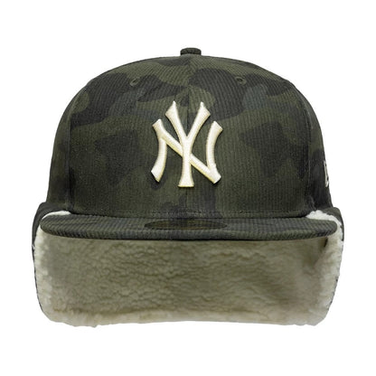 Pictured is this MLB Cord New York Yankees Downflap 59FIFTY Fitted cap in green. 6