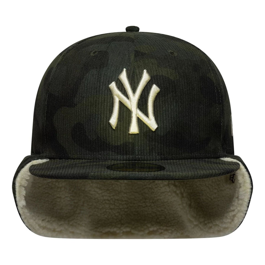 Pictured is this MLB Cord New York Yankees Downflap 59FIFTY Fitted cap in green. 5