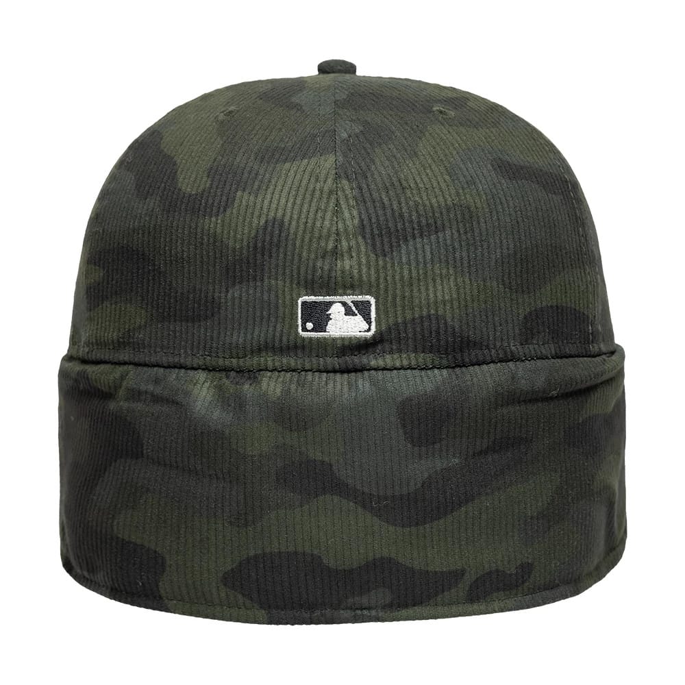 Pictured is this MLB Cord New York Yankees Downflap 59FIFTY Fitted cap in green. 8