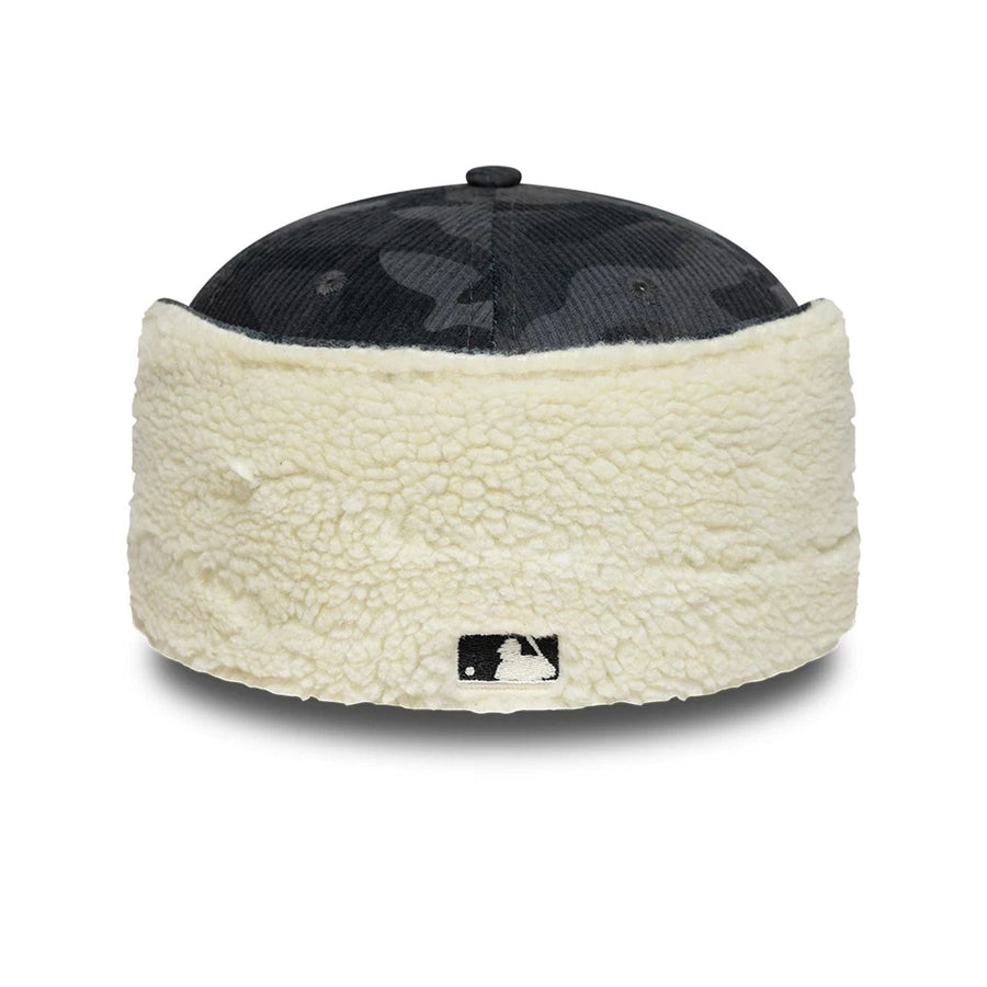 Pictured is this MLB Cord Chicago White Sox Downflap 59FIFTY Fitted cap in black. 9