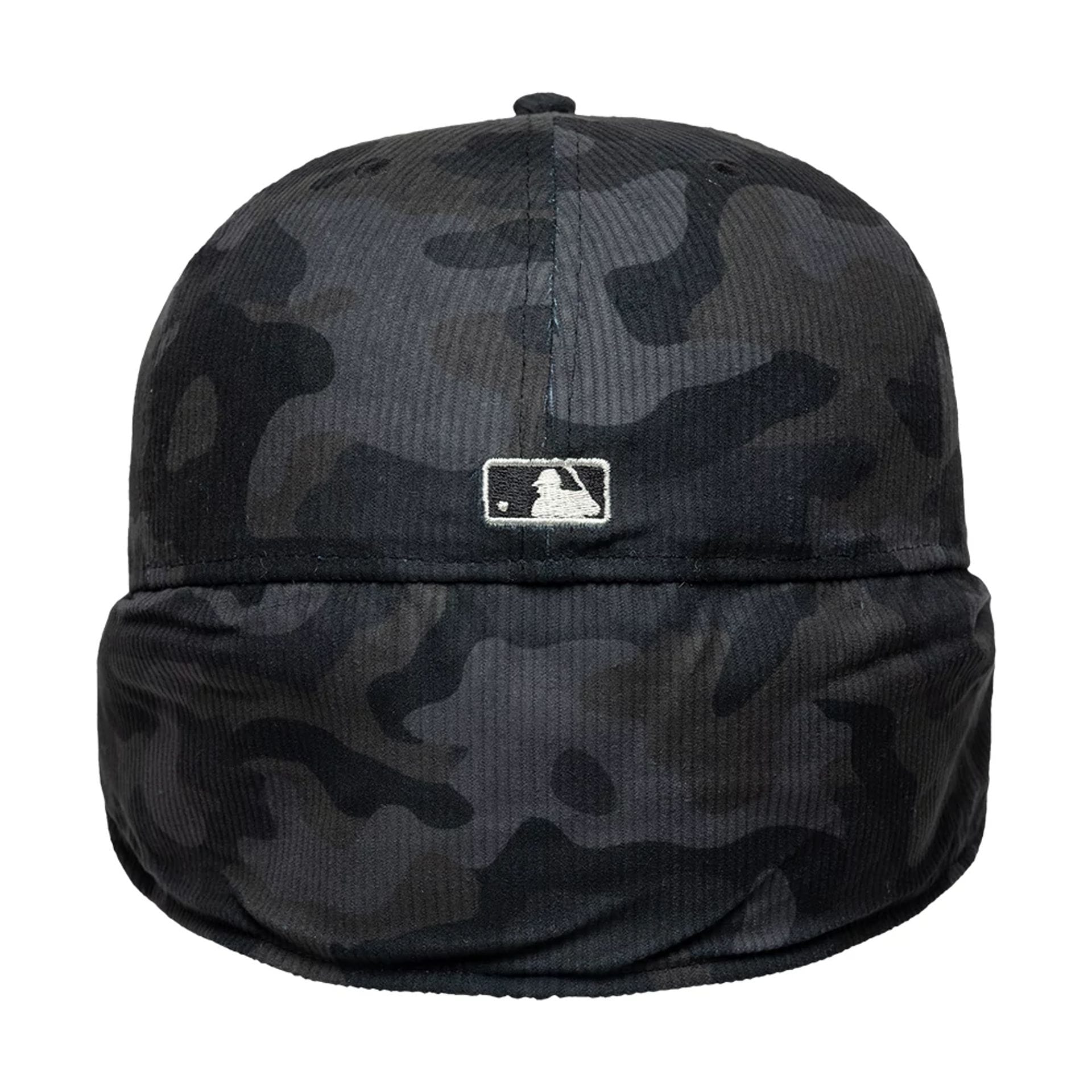 Pictured is this MLB Cord Chicago White Sox Downflap 59FIFTY Fitted cap in black. 8