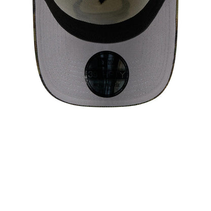 Pictured is this NBA Chicago Bulls 39THIRTY A-Frame Stretch Fit cap in Cream 2