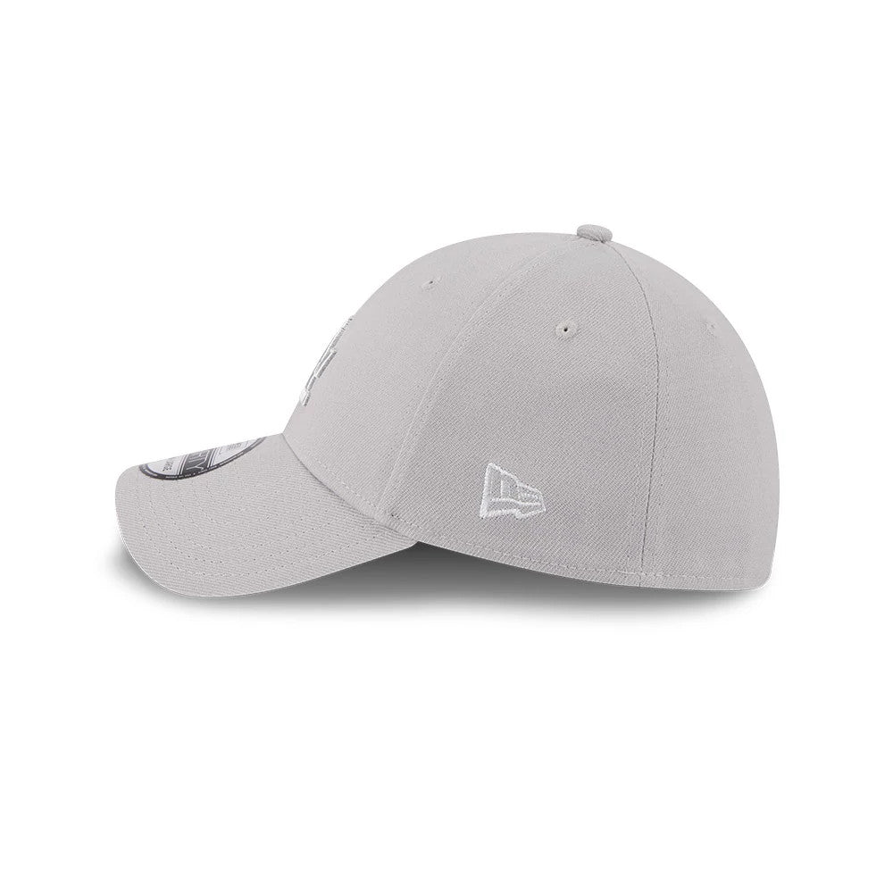 Pictured is this MLB Metallic LA Dodgers 39THIRTY Stretch Fit cap in grey. 5