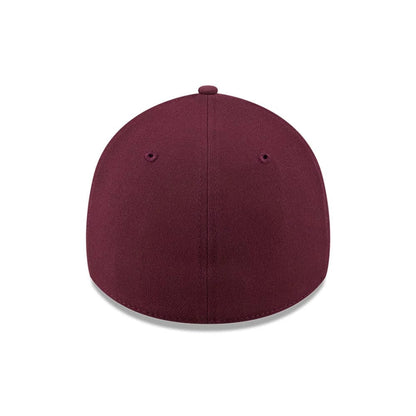 Pictured is this NBA Frosted Rust Chicago Bulls 39THIRTY Stretch Fit cap in dark red. 7
