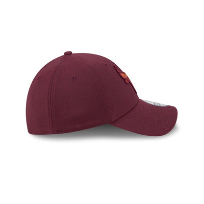 Pictured is this NBA Frosted Rust Chicago Bulls 39THIRTY Stretch Fit cap in dark red. 6