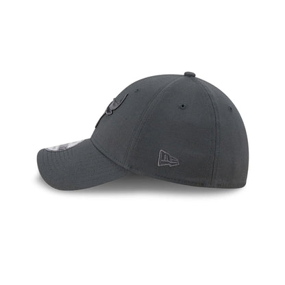 Pictured is this NBA Steel Chicago Bulls 39THIRTY Stretch Fit cap in charcoal. 4