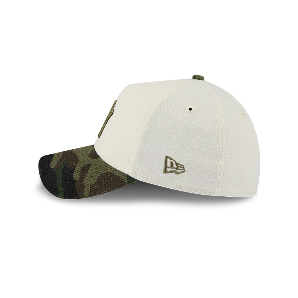 Pictured is this MLB Camo Visor New York Yankees 39THIRTY A-Frame Stretch Fit cap in Cream. 5