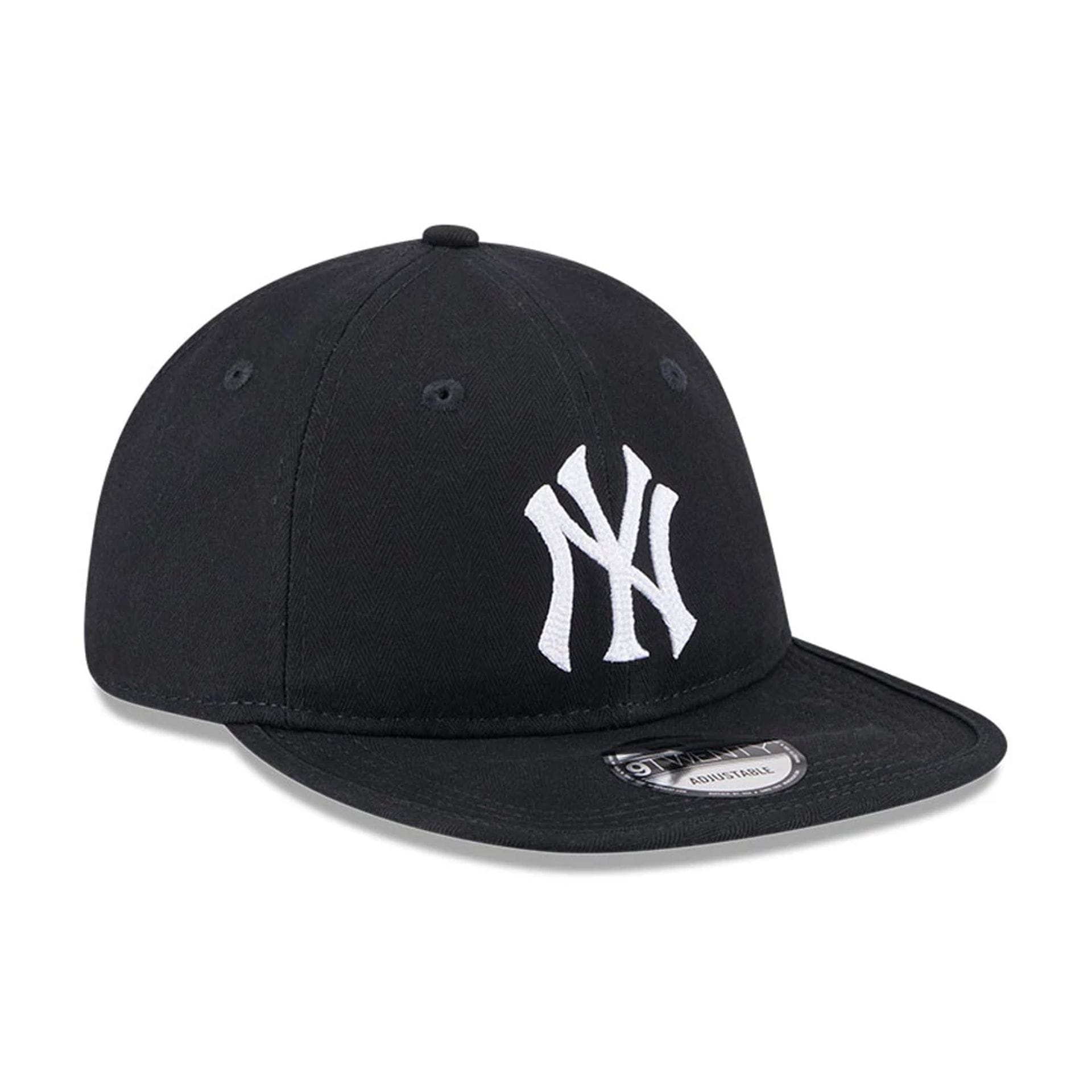 Pictured is this MLB Herringbone New York Yankees 9TWENTY cap in navy. 3