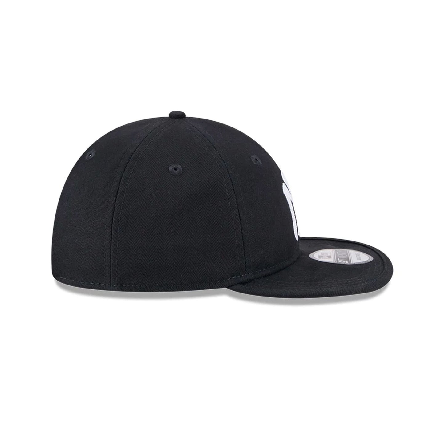 Pictured is this MLB Herringbone New York Yankees 9TWENTY cap in navy. 6