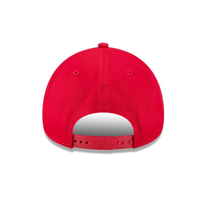 Pictured is this MLB Barb Visor New York Yankees 9FORTY A-Frame cap in red. 7