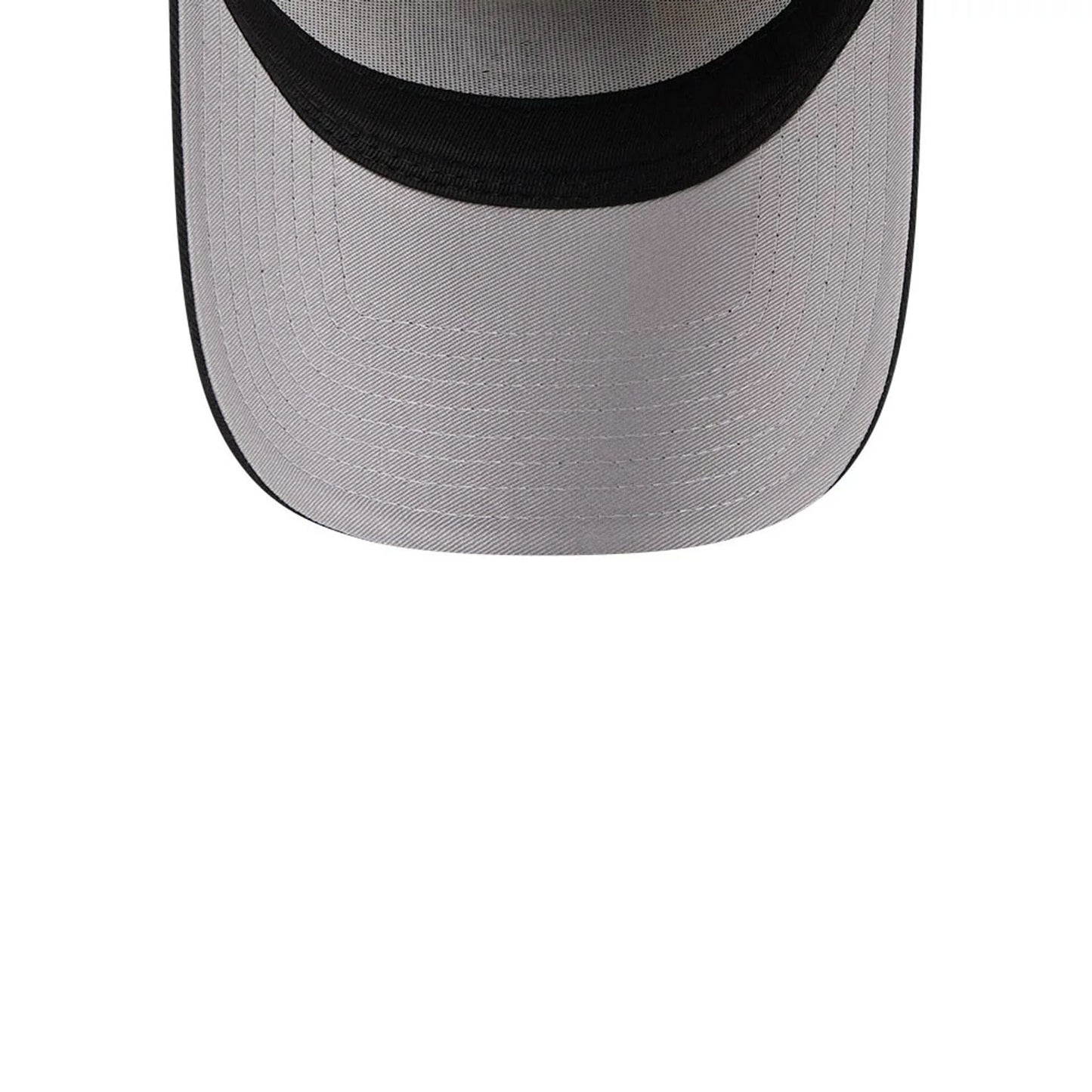 Pictured is this NFL Desert 2 Tone Las Vegas Raiders 9FORTY A-Frame cap in beige. 2