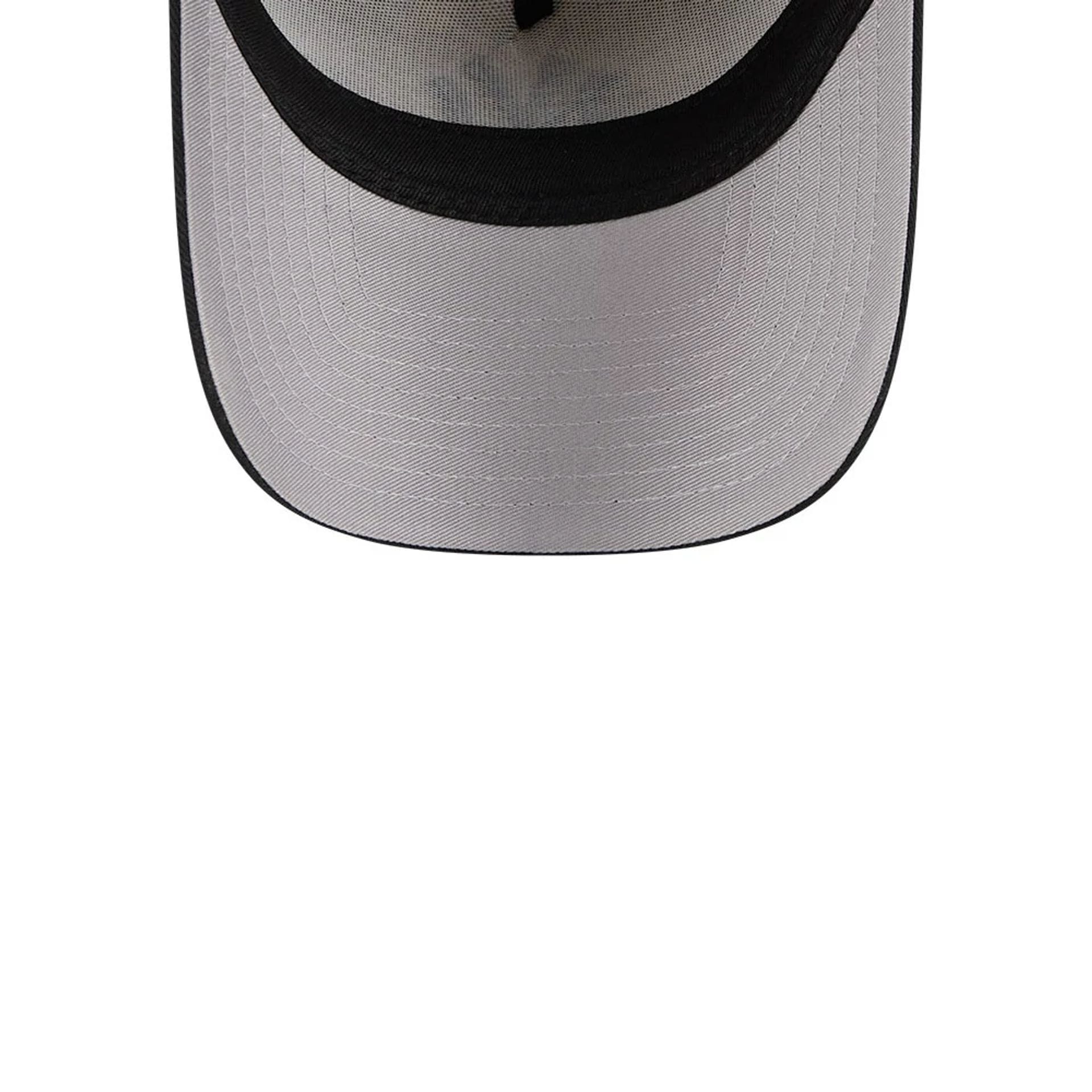 Pictured is this MLB Desert 2 Tone New York Yankees 9FORTY A-Frame cap in beige. 2