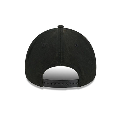 Pictured is this MLB Washed Canvas New York Yankees 9FORTY A-Frame cap in black. 4