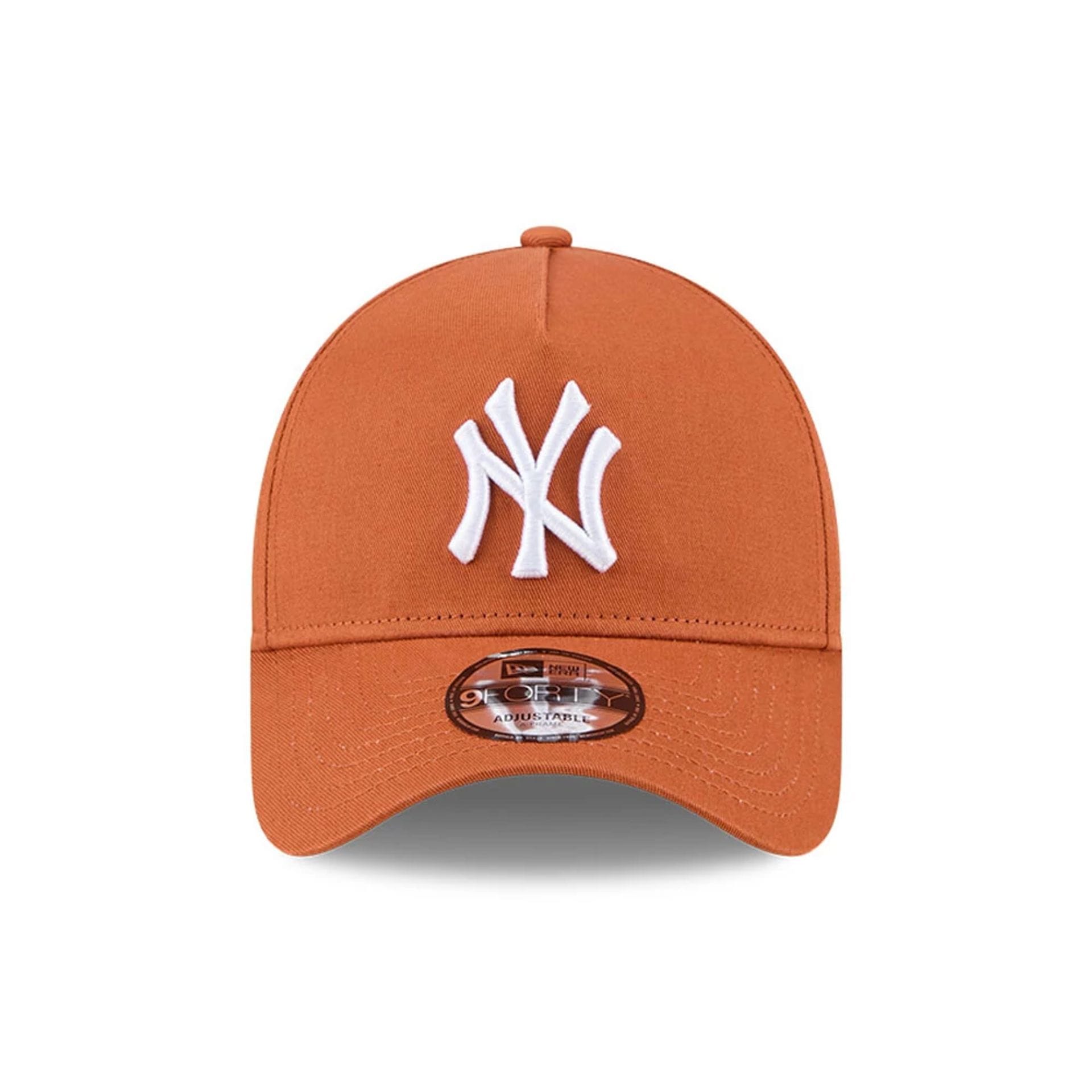 Pictured is this MLB Autumn Mix New York Yankees 9FORTY A-Frame cap in Brown. 3