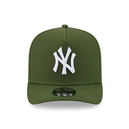 Pictured is this MLB Rifle Green New York Yankees 9FIFTY A-Frame Snapback cap in dark green. 3