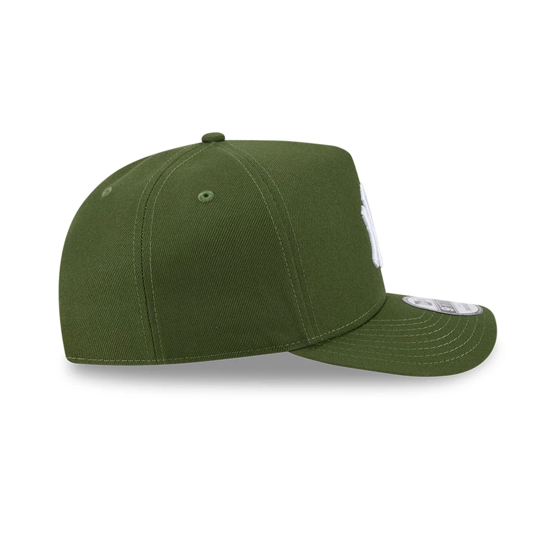Pictured is this MLB Rifle Green New York Yankees 9FIFTY A-Frame Snapback cap in dark green. 6