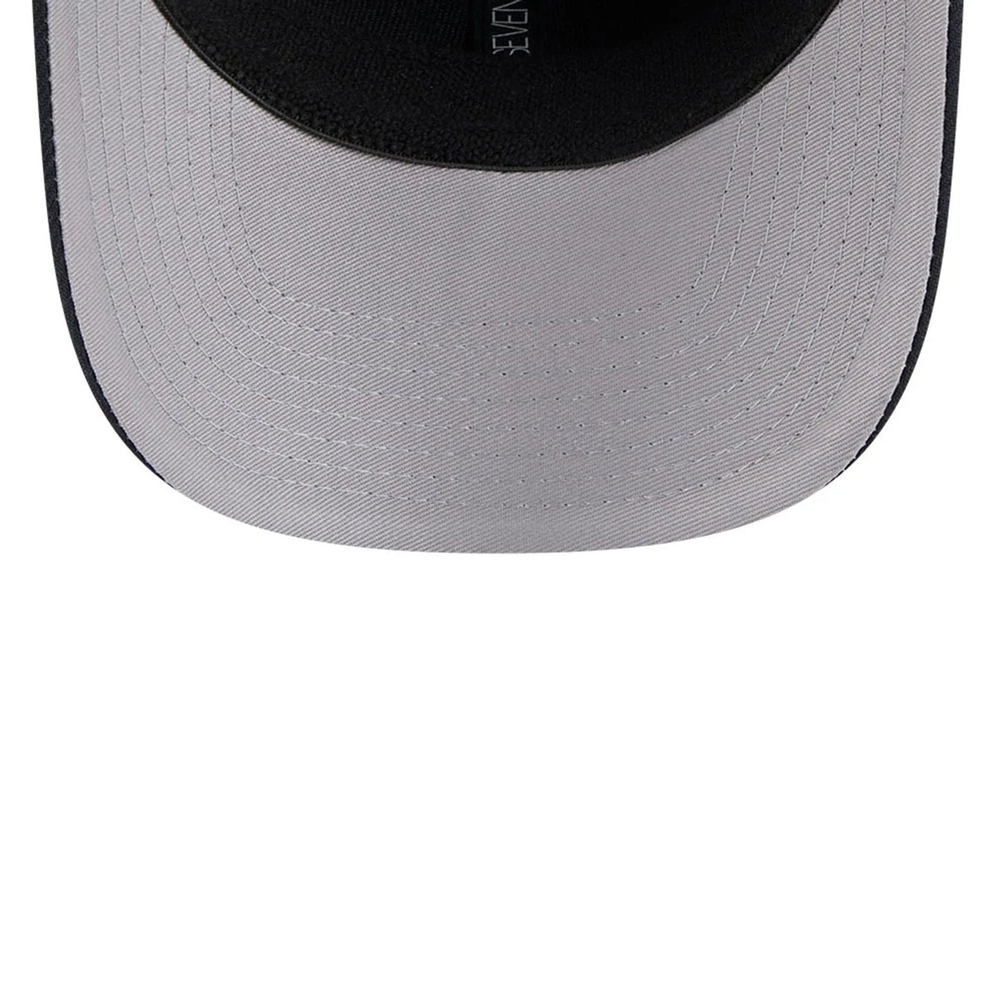 Pictured is this MLB New York Yankees 9SEVENTY Stretch Snap cap in navy. 2