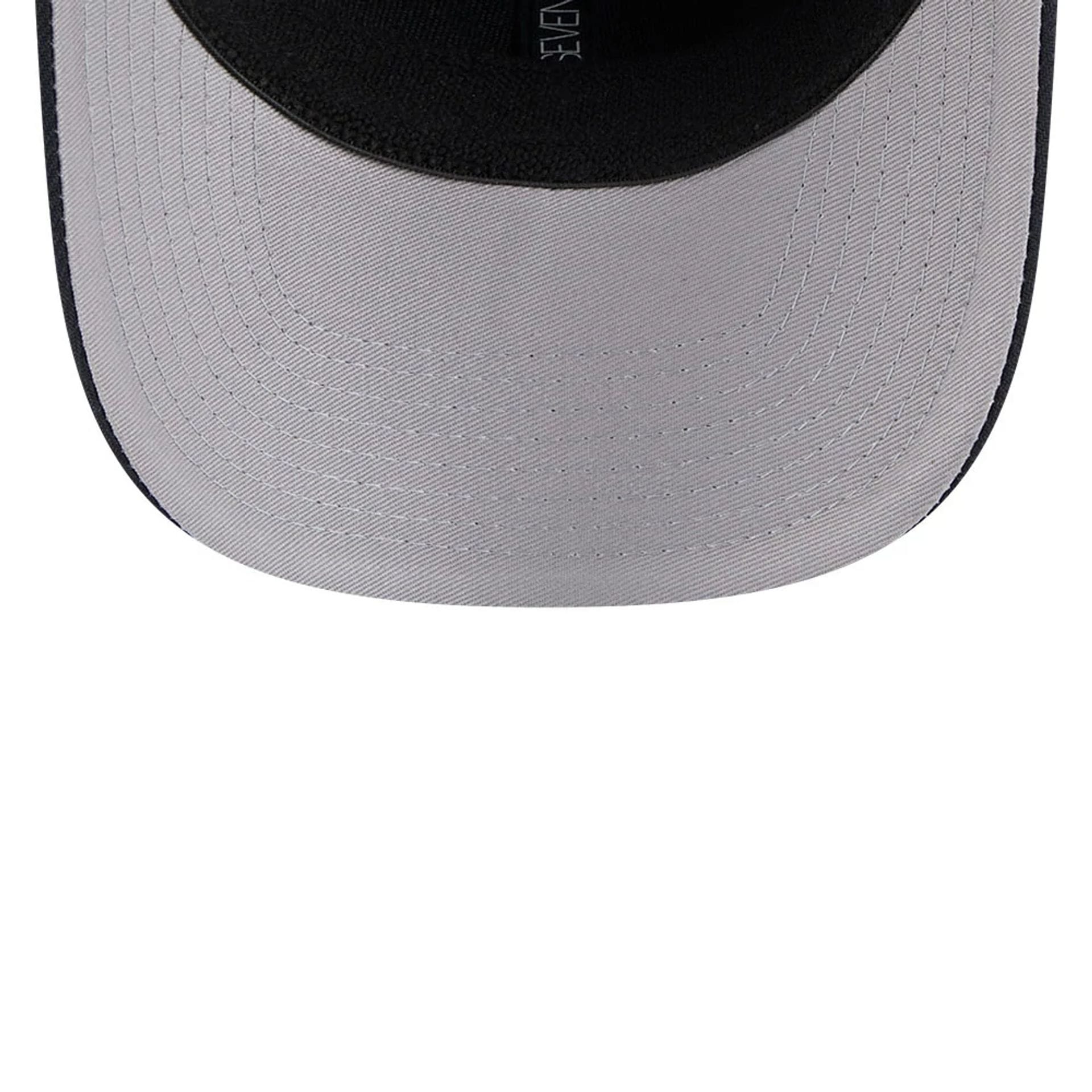 Pictured is this MLB New York Yankees 9SEVENTY Stretch Snap cap in navy. 2
