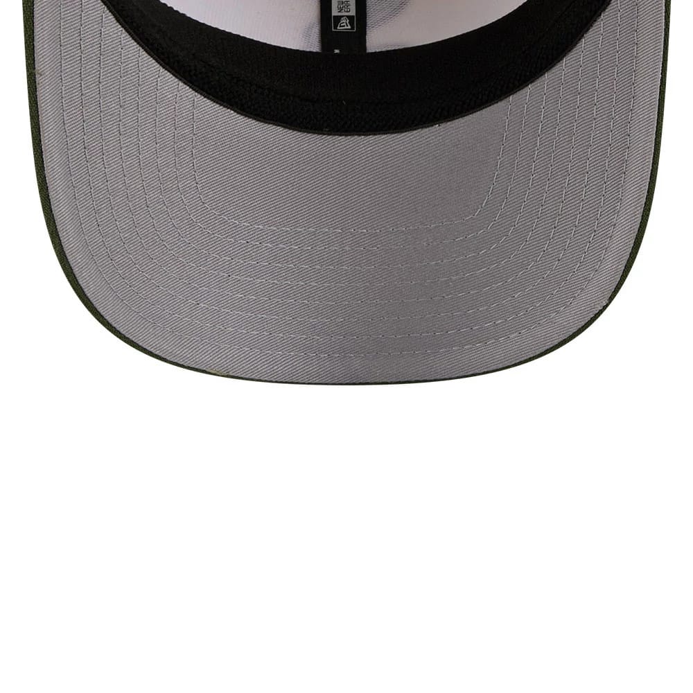 Pictured is this MLB Rifle Green Chicago White Sox 9SEVENTY Stretch Snap cap in white. 2