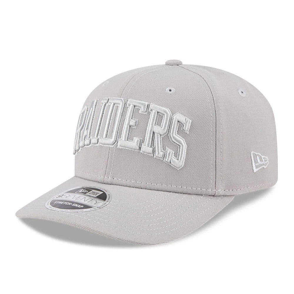 Las Vegas Raiders NFL Script Grey New Era 9SEVENTY Stretch Snap Adjustable Cap, front view showing the large white Raiders logo in raised embroidery on the crown, with a New Era flag logo on the left side.