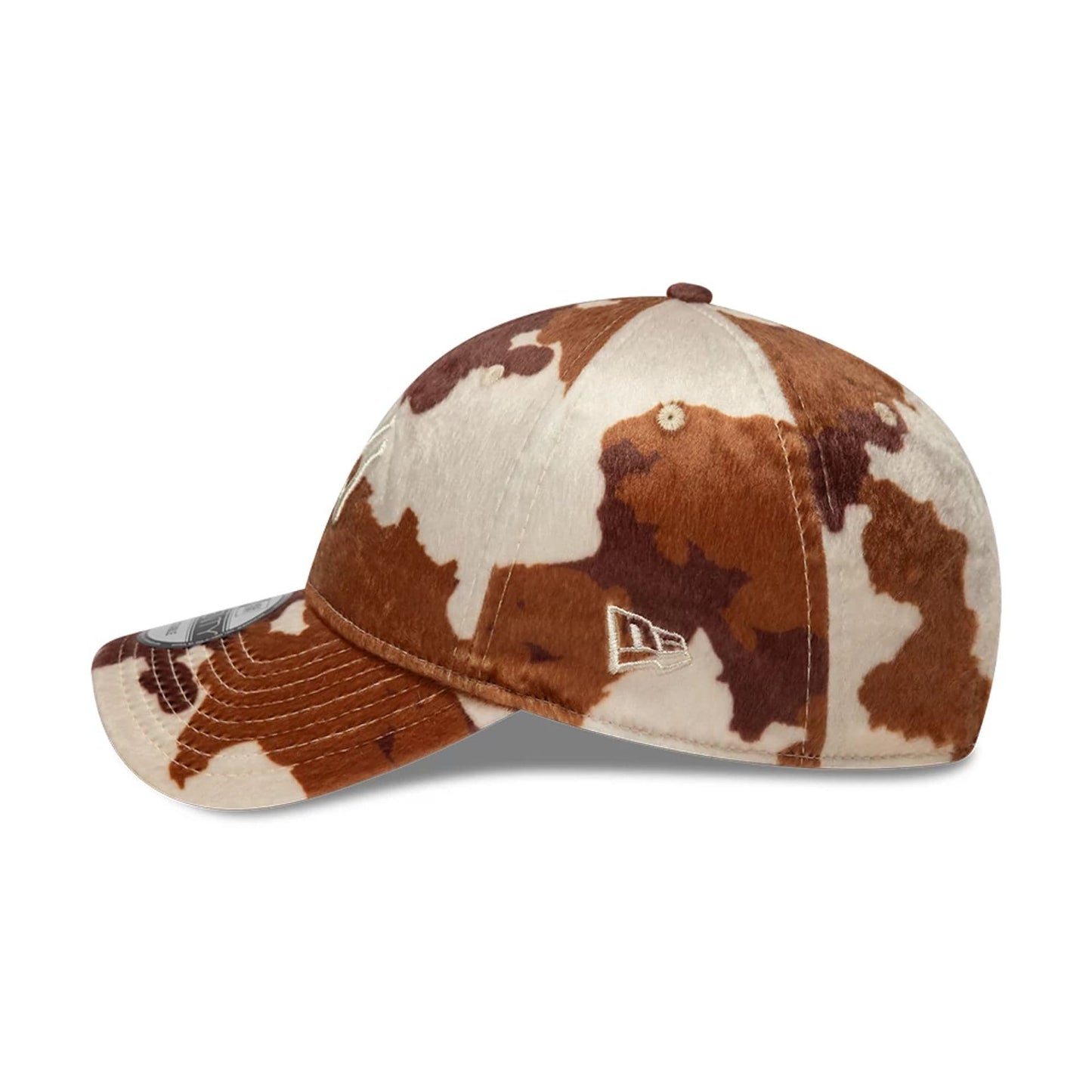 This is a New York Yankees Animal Print Brown 9TWENTY Adjustable Cap 4