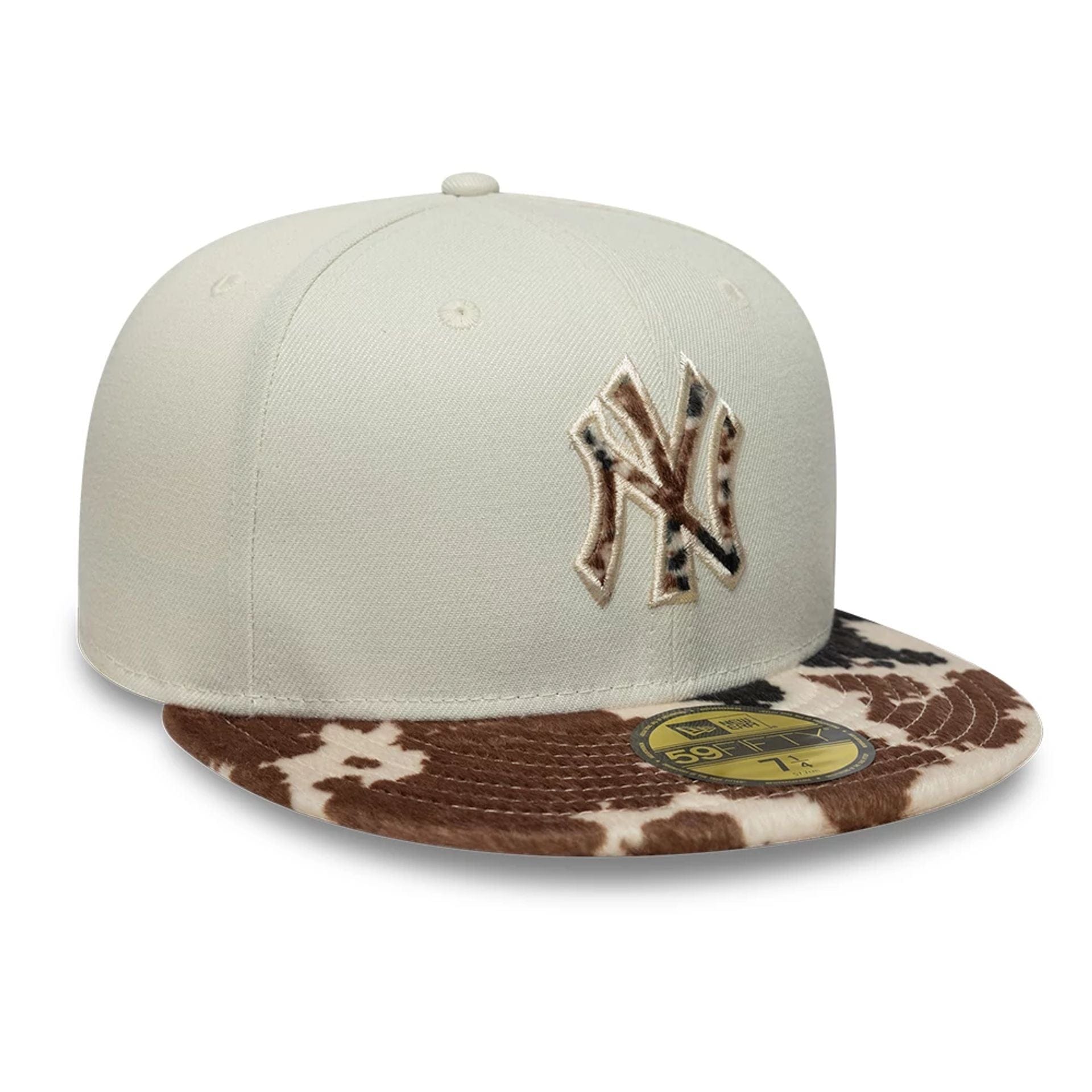 This is a New York Yankees Animal Print Beige 59FIFTY Fitted Cap 3