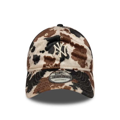 This is a New York Yankees Animal Print Beige 9TWENTY Adjustable Cap 3