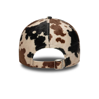 This is a New York Yankees Animal Print Beige 9TWENTY Adjustable Cap 5